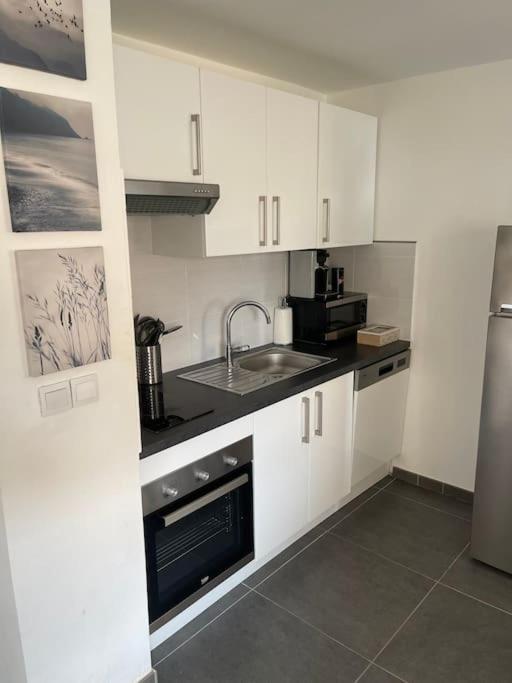 Proche Mer Et Centre Appart 2 Pieces Wifi&Clim Sainte-Maxime Bagian luar foto