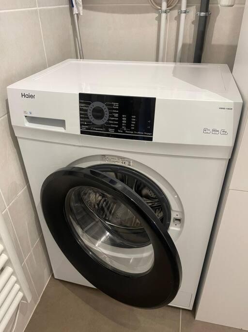 Proche Mer Et Centre Appart 2 Pieces Wifi&Clim Sainte-Maxime Bagian luar foto