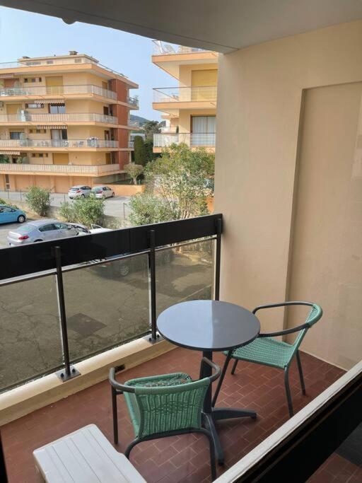 Proche Mer Et Centre Appart 2 Pieces Wifi&Clim Sainte-Maxime Bagian luar foto